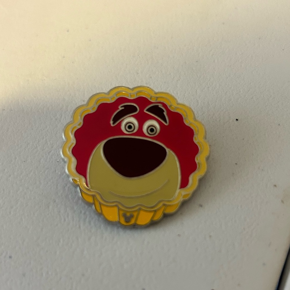 Hong Kong Disneyland Lotso egg tart hidden Mickey pin